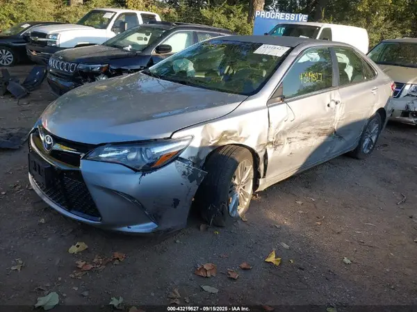4T1BF1FK3GU129368 2016 TOYOTA CAMRY - Image 2