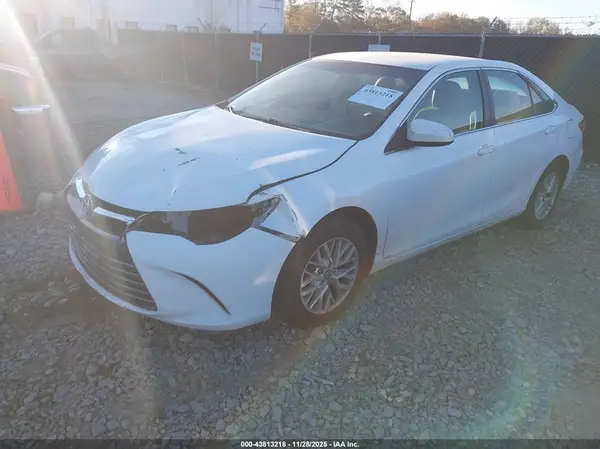 4T1BF1FK3GU129970 2016 TOYOTA CAMRY - Image 2