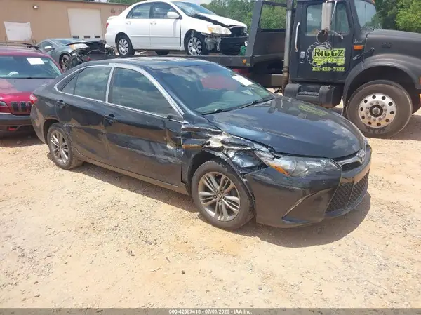 4T1BF1FK3GU130102 2016 TOYOTA CAMRY - Image 1