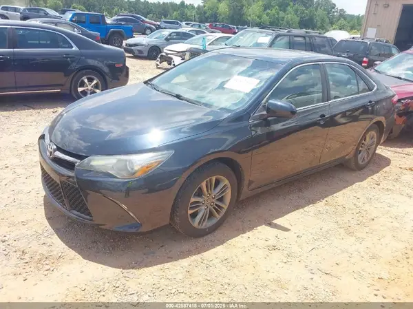 4T1BF1FK3GU130102 2016 TOYOTA CAMRY - Image 2