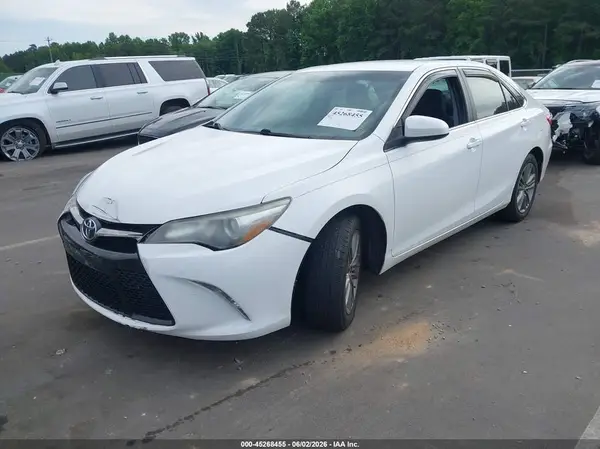 4T1BF1FK3GU133730 2016 TOYOTA CAMRY - Image 2