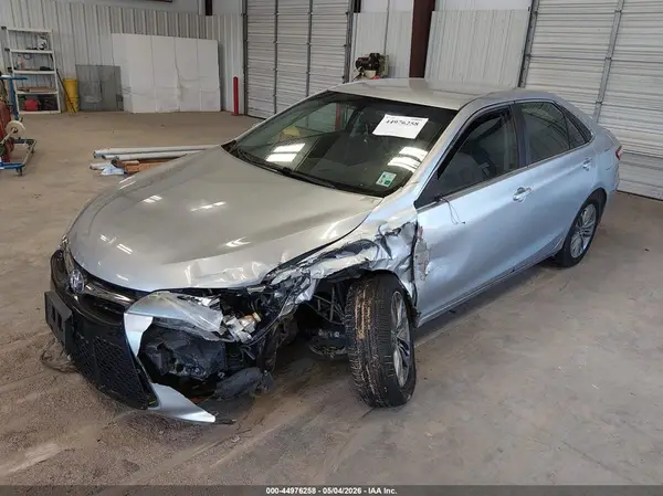 4T1BF1FK3GU134957 2016 TOYOTA CAMRY - Image 2