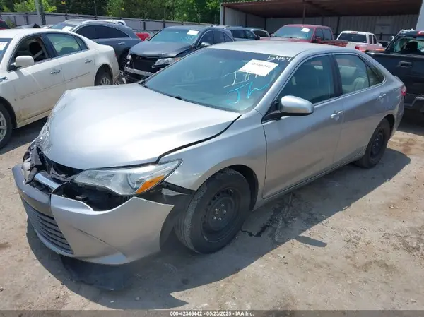 4T1BF1FK3GU135459 2016 TOYOTA CAMRY - Image 2