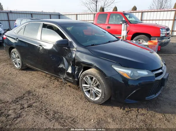 4T1BF1FK3GU135610 2016 TOYOTA CAMRY - Image 1