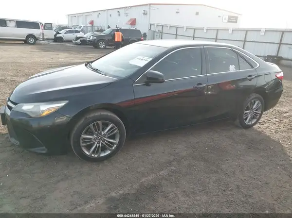 4T1BF1FK3GU135610 2016 TOYOTA CAMRY - Image 2