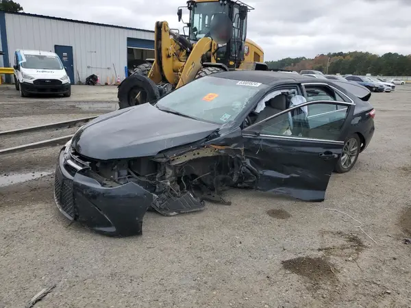 4T1BF1FK3GU136076 2016 TOYOTA CAMRY - Image 1