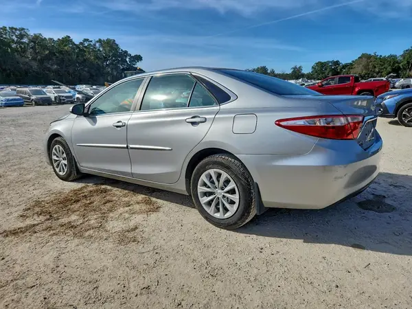 4T1BF1FK3GU137986 2016 TOYOTA CAMRY - Image 2