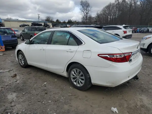 4T1BF1FK3GU138376 2016 TOYOTA CAMRY - Image 2