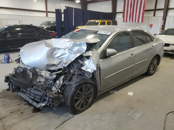 4T1BF1FK3GU139348 2016 TOYOTA CAMRY - Image 1