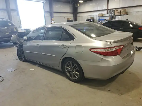 4T1BF1FK3GU139348 2016 TOYOTA CAMRY - Image 2