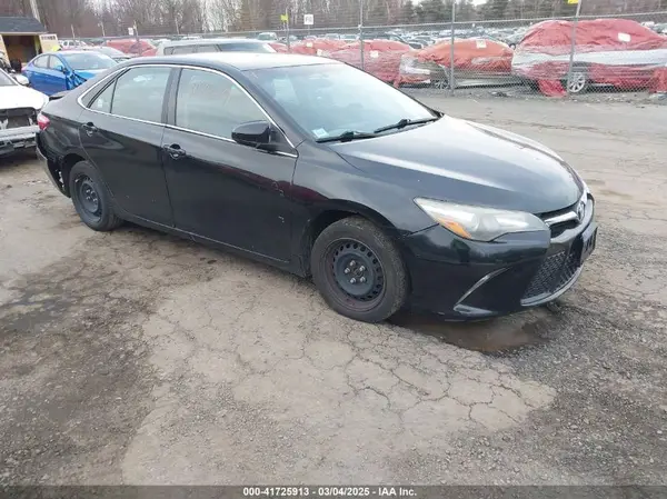4T1BF1FK3GU140032 2016 TOYOTA CAMRY - Image 1