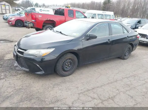 4T1BF1FK3GU140032 2016 TOYOTA CAMRY - Image 2