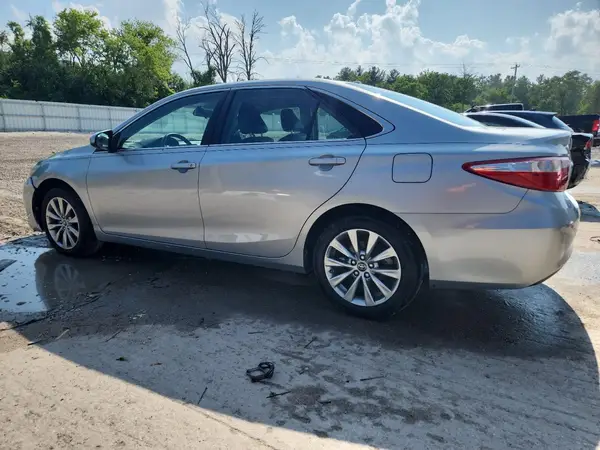 4T1BF1FK3GU140127 2016 TOYOTA CAMRY - Image 2