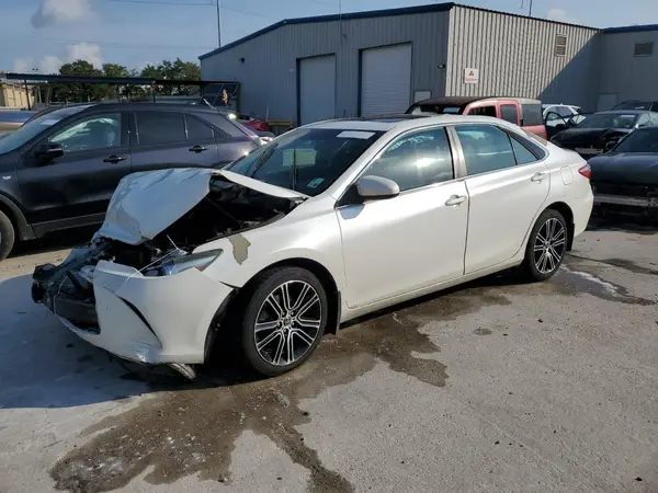 4T1BF1FK3GU140791 2016 TOYOTA CAMRY - Image 1