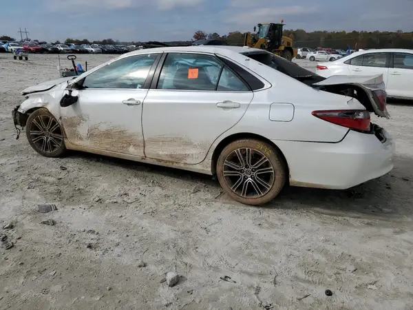 4T1BF1FK3GU142122 2016 TOYOTA CAMRY - Image 2