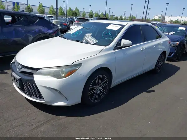 4T1BF1FK3GU143285 2016 TOYOTA CAMRY - Image 2