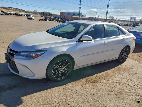 4T1BF1FK3GU144596 2016 TOYOTA CAMRY - Image 1