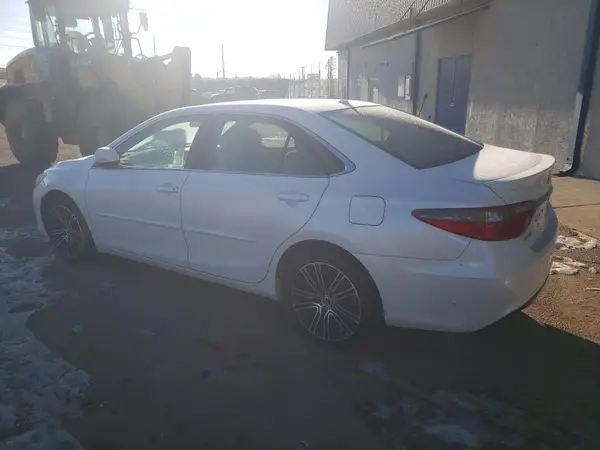 4T1BF1FK3GU144596 2016 TOYOTA CAMRY - Image 2