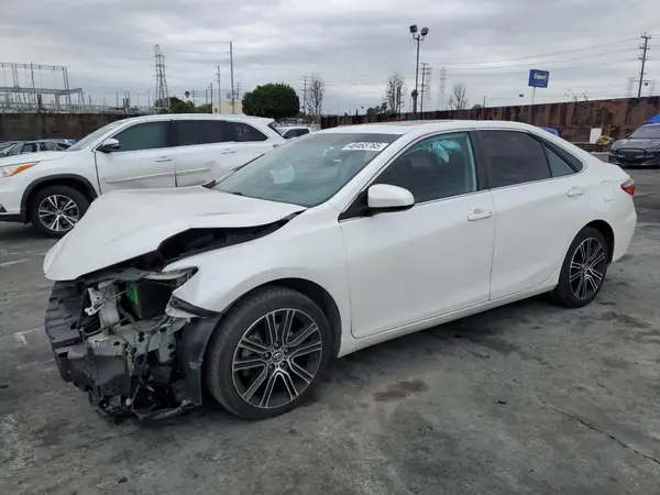 4T1BF1FK3GU148051 2016 TOYOTA CAMRY - Image 1