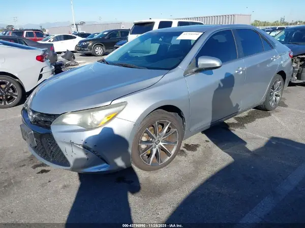 4T1BF1FK3GU152567 2016 TOYOTA CAMRY - Image 2