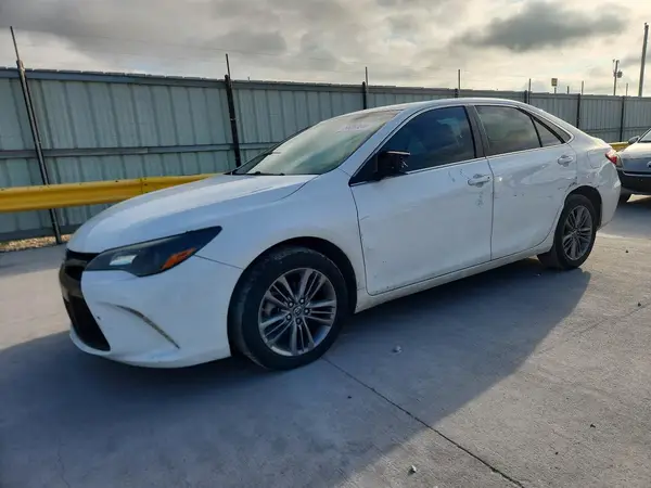 4T1BF1FK3GU152584 2016 TOYOTA CAMRY - Image 1