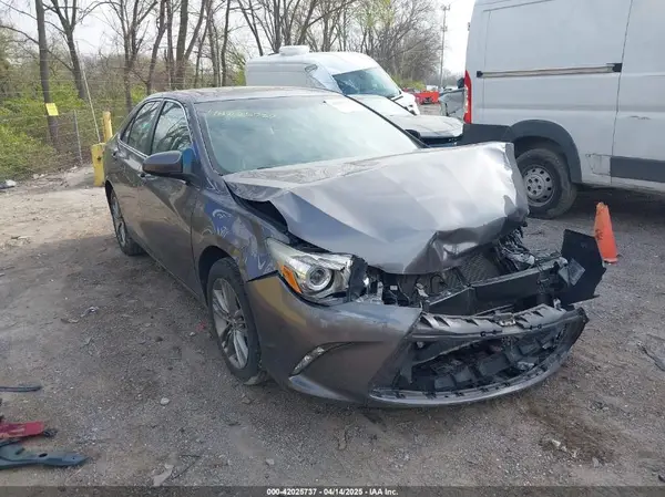 4T1BF1FK3GU153136 2016 TOYOTA CAMRY - Image 1