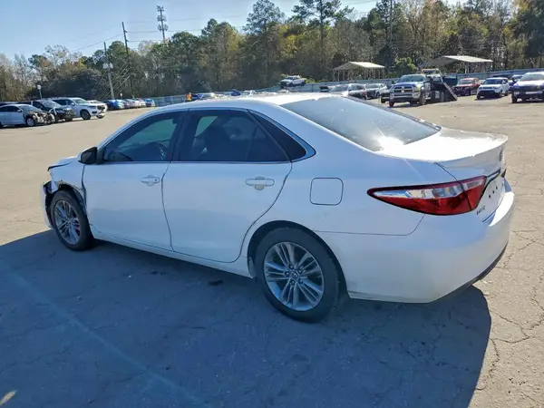 4T1BF1FK3GU154738 2016 TOYOTA CAMRY - Image 2