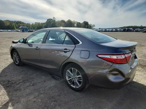 4T1BF1FK3GU156148 2016 TOYOTA CAMRY - Image 2