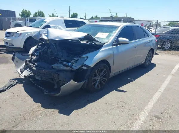 4T1BF1FK3GU156666 2016 TOYOTA CAMRY - Image 2