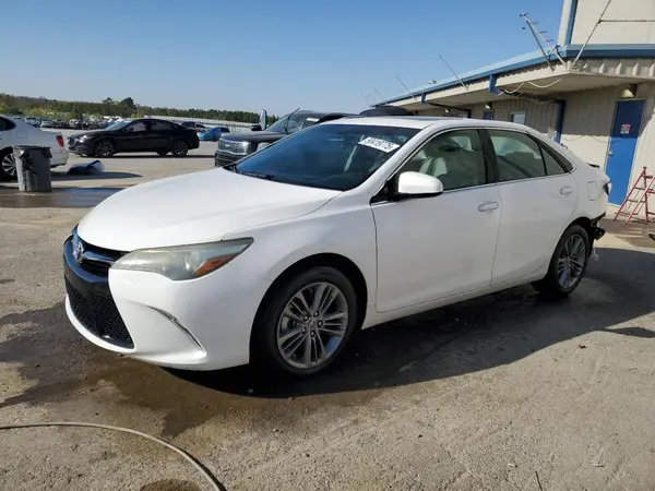 4T1BF1FK3GU158059 2016 TOYOTA CAMRY - Image 1