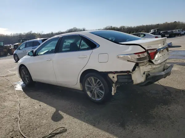 4T1BF1FK3GU158059 2016 TOYOTA CAMRY - Image 2