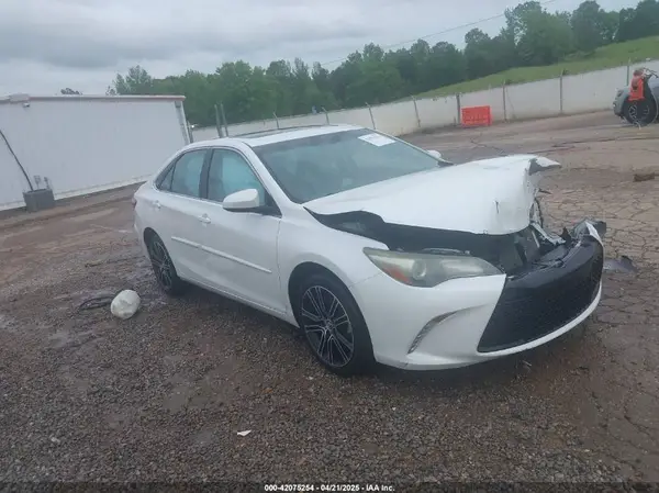 4T1BF1FK3GU159650 2016 TOYOTA CAMRY - Image 1
