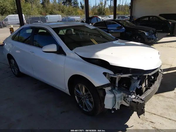 4T1BF1FK3GU160023 2016 TOYOTA CAMRY - Image 1