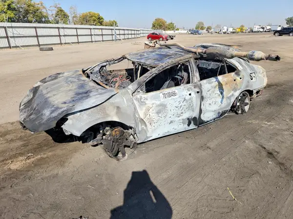 4T1BF1FK3GU160734 2016 TOYOTA CAMRY - Image 1