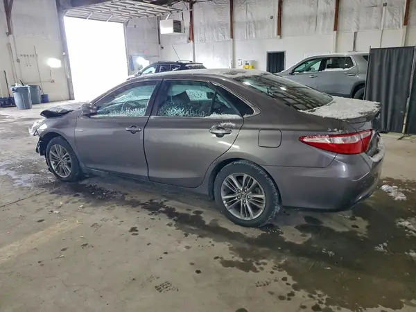 4T1BF1FK3GU161401 2016 TOYOTA CAMRY - Image 2
