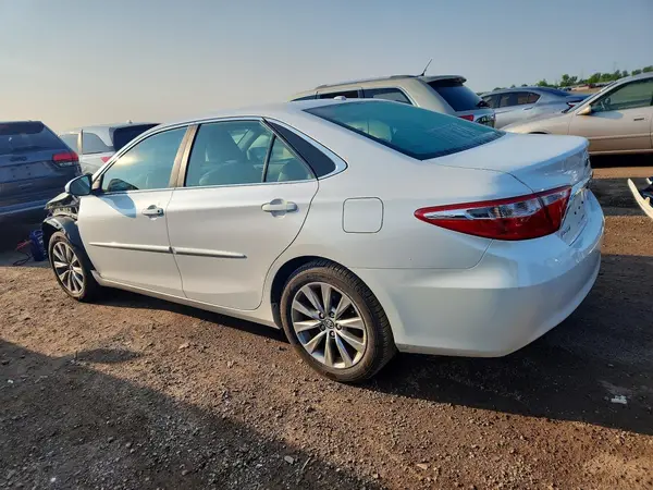 4T1BF1FK3GU162211 2016 TOYOTA CAMRY - Image 2