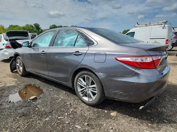 4T1BF1FK3GU163116 2016 TOYOTA CAMRY - Image 2