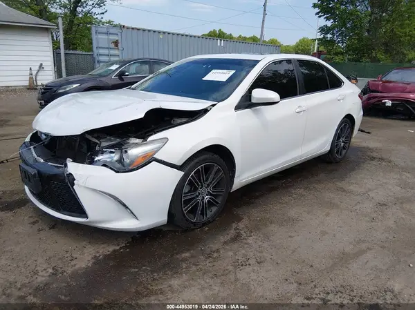 4T1BF1FK3GU164072 2016 TOYOTA CAMRY - Image 2