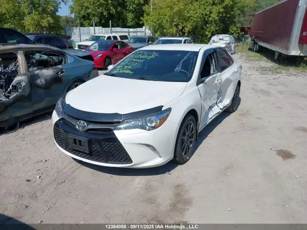 4T1BF1FK3GU167232 2016 TOYOTA CAMRY - Image 2