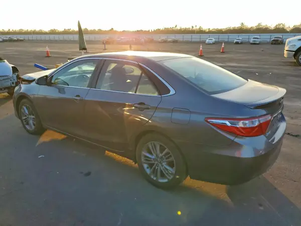 4T1BF1FK3GU167411 2016 TOYOTA CAMRY - Image 2