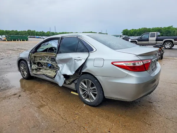 4T1BF1FK3GU168168 2016 TOYOTA CAMRY - Image 2
