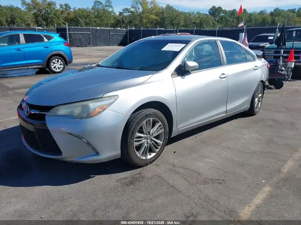 4T1BF1FK3GU169045 2016 TOYOTA CAMRY - Image 2