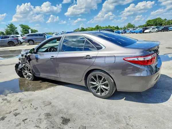 4T1BF1FK3GU170485 2016 TOYOTA CAMRY - Image 2