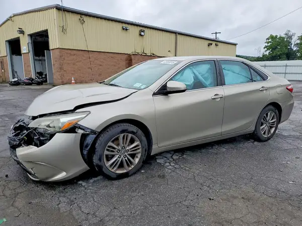 4T1BF1FK3GU170745 2016 TOYOTA CAMRY - Image 1