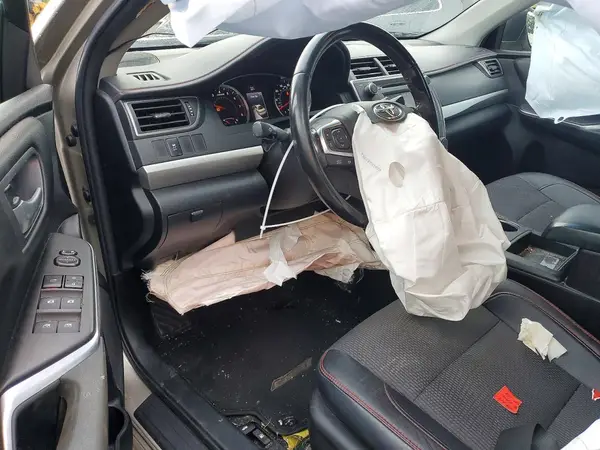 4T1BF1FK3GU170745 2016 TOYOTA CAMRY - Image 8