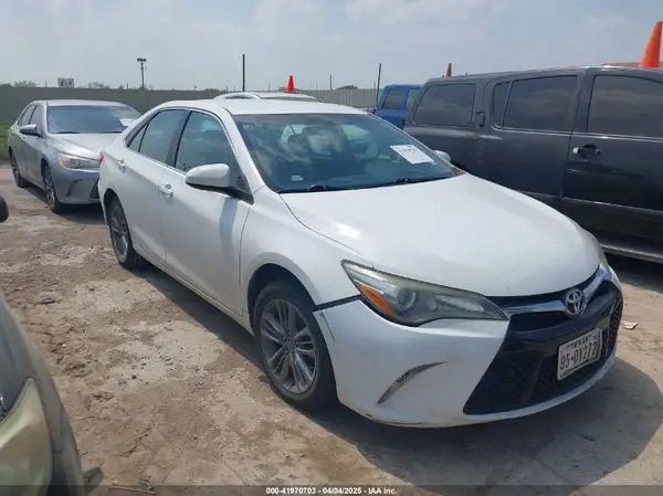 4T1BF1FK3GU173595 2016 TOYOTA CAMRY - Image 1