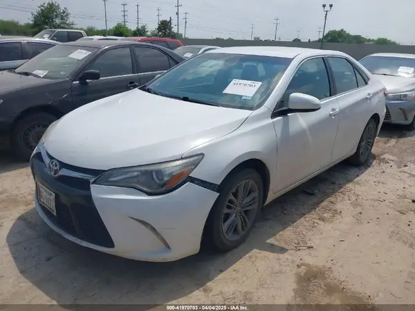 4T1BF1FK3GU173595 2016 TOYOTA CAMRY - Image 2