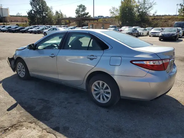 4T1BF1FK3GU174732 2016 TOYOTA CAMRY - Image 2