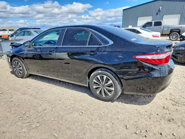 4T1BF1FK3GU178036 2016 TOYOTA CAMRY - Image 2