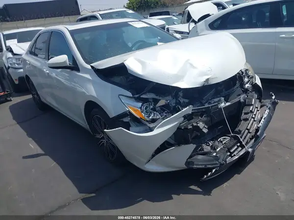 4T1BF1FK3GU178697 2016 TOYOTA CAMRY - Image 1